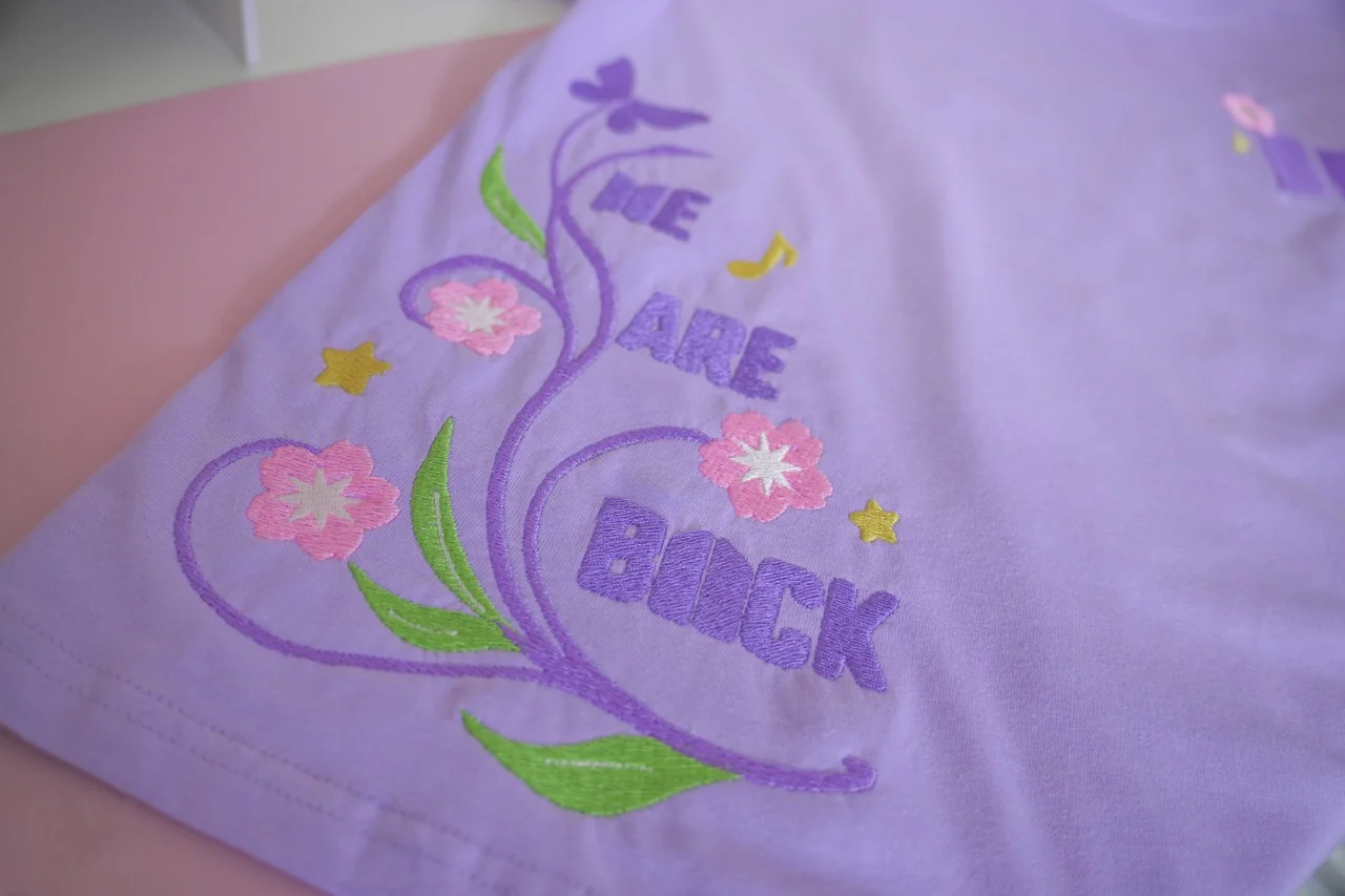 WE ARE BACK T-Shirt - Image 3